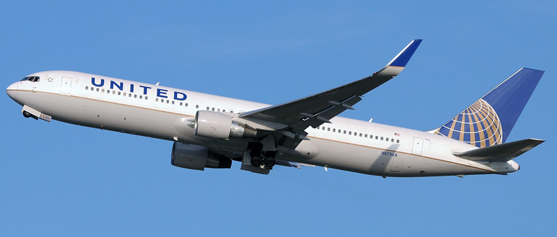 United 767-300 N672UA